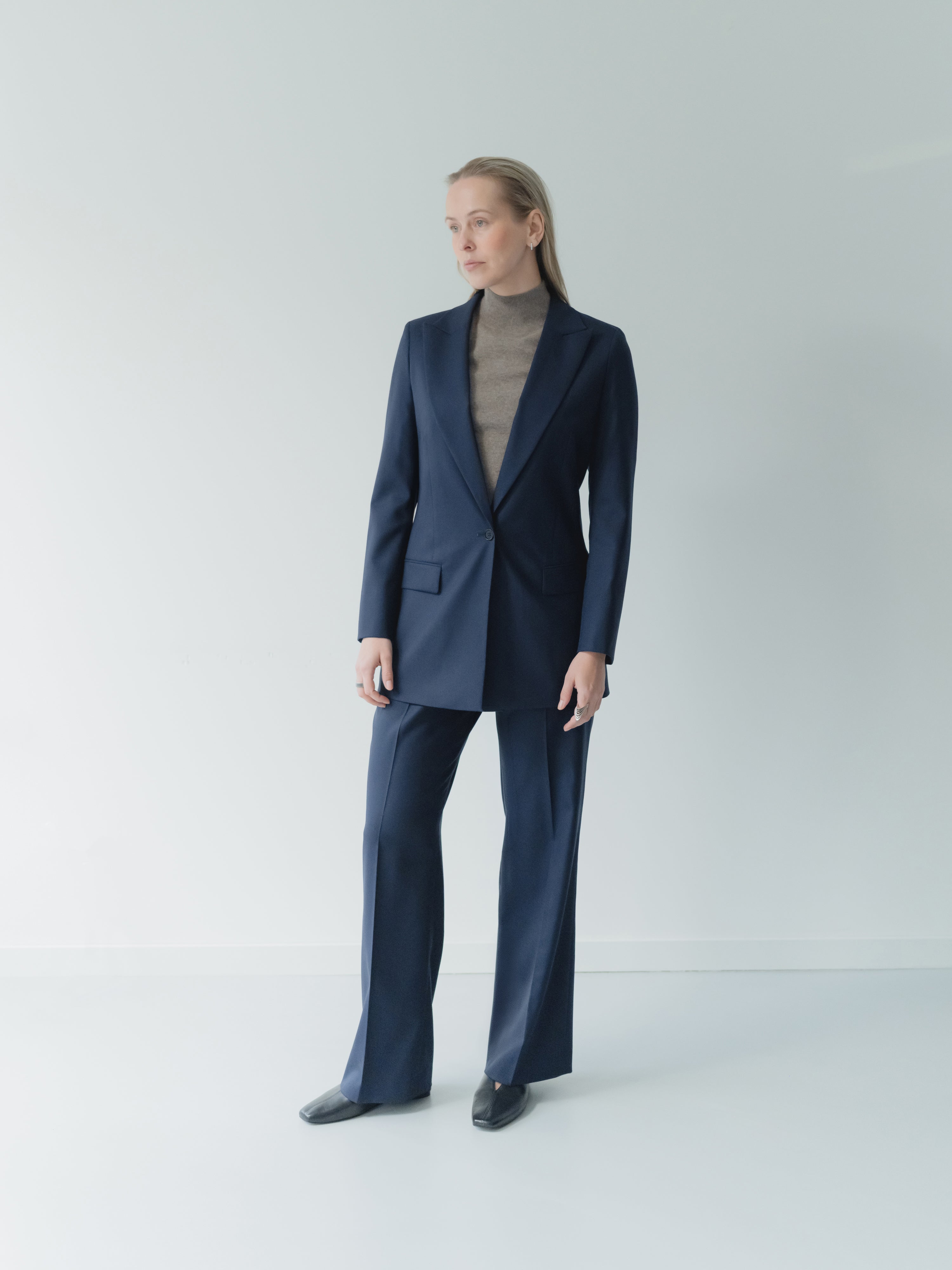 Simone / Mara contemporary Stretch Serge suit