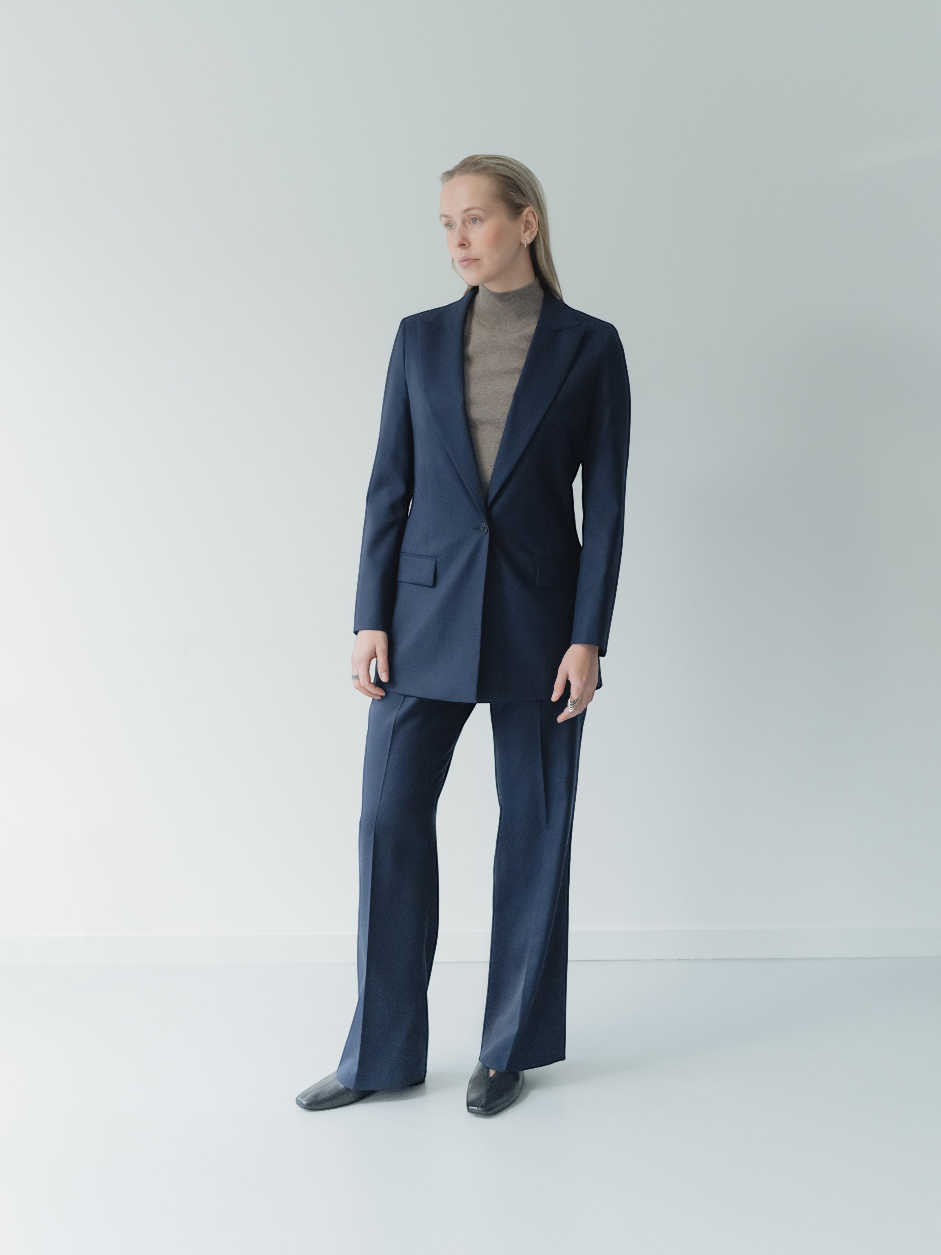 Simone / Mara contemporary Stretch Serge suit